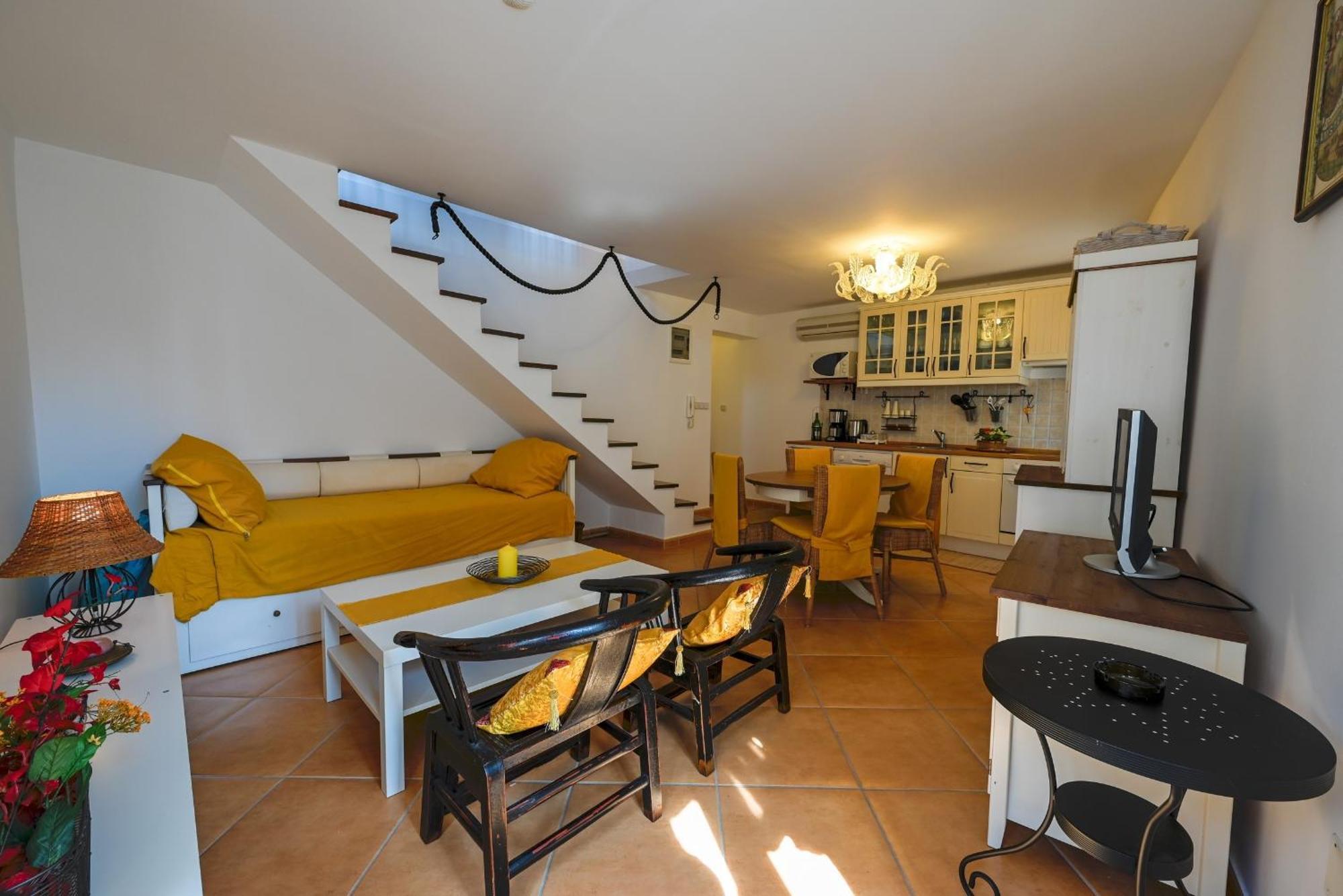 Alice Apartment With Balcony Rovinj Exterior foto